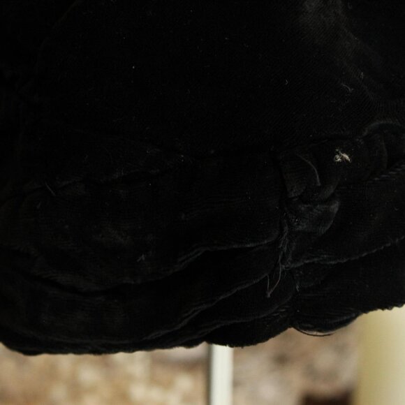 Vintage 1920s Cloche Hat, Black Velvet Southern California Modes Victoria main image 7